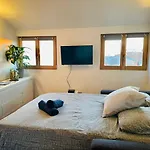 Gilly 4 - Exceptional 2beds, Sea View, Modern,a/c, Old Town Apartmán *