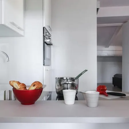 Gilly 4 - Exceptional 2beds, Sea View, Modern,a/c, Old Town Niza