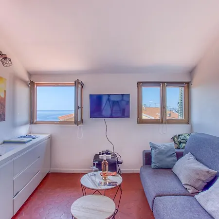 Gilly 4 - Exceptional 2beds, Sea View, Modern,a/c, Old Town