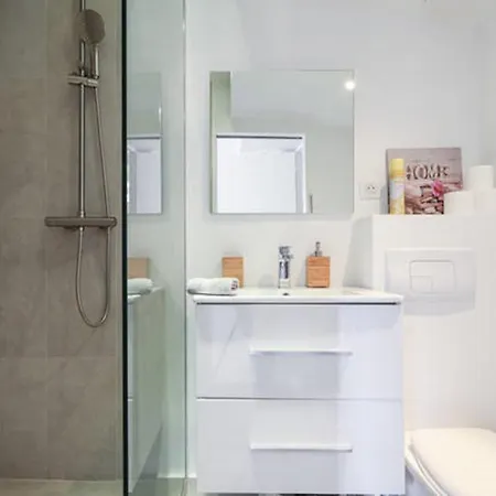 Gilly 4 - Exceptional 2beds, Sea View, Modern,a/c, Old Town Appartement