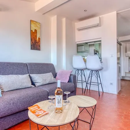 Appartement Gilly 4 - Exceptional 2beds, Sea View, Modern,a/c, Old Town